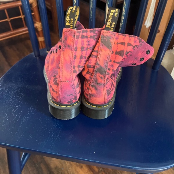 Dr. Martens Pink and Black Combat Boots-never worn - Picture 3 of 5